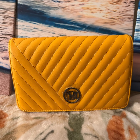 Badgley Mischka Yellow Quilted Clutch - Picture 3 of 13